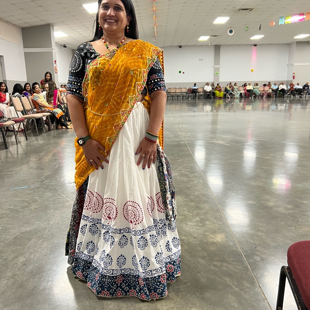 Choli - Picture 2 of 14